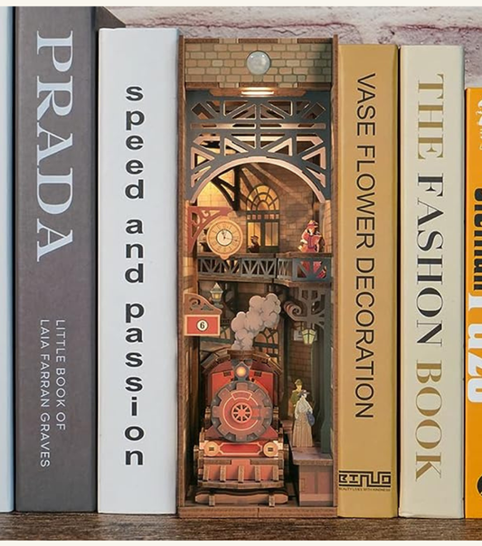Book Nook - The Steam Age Light Up 3D Puzzle