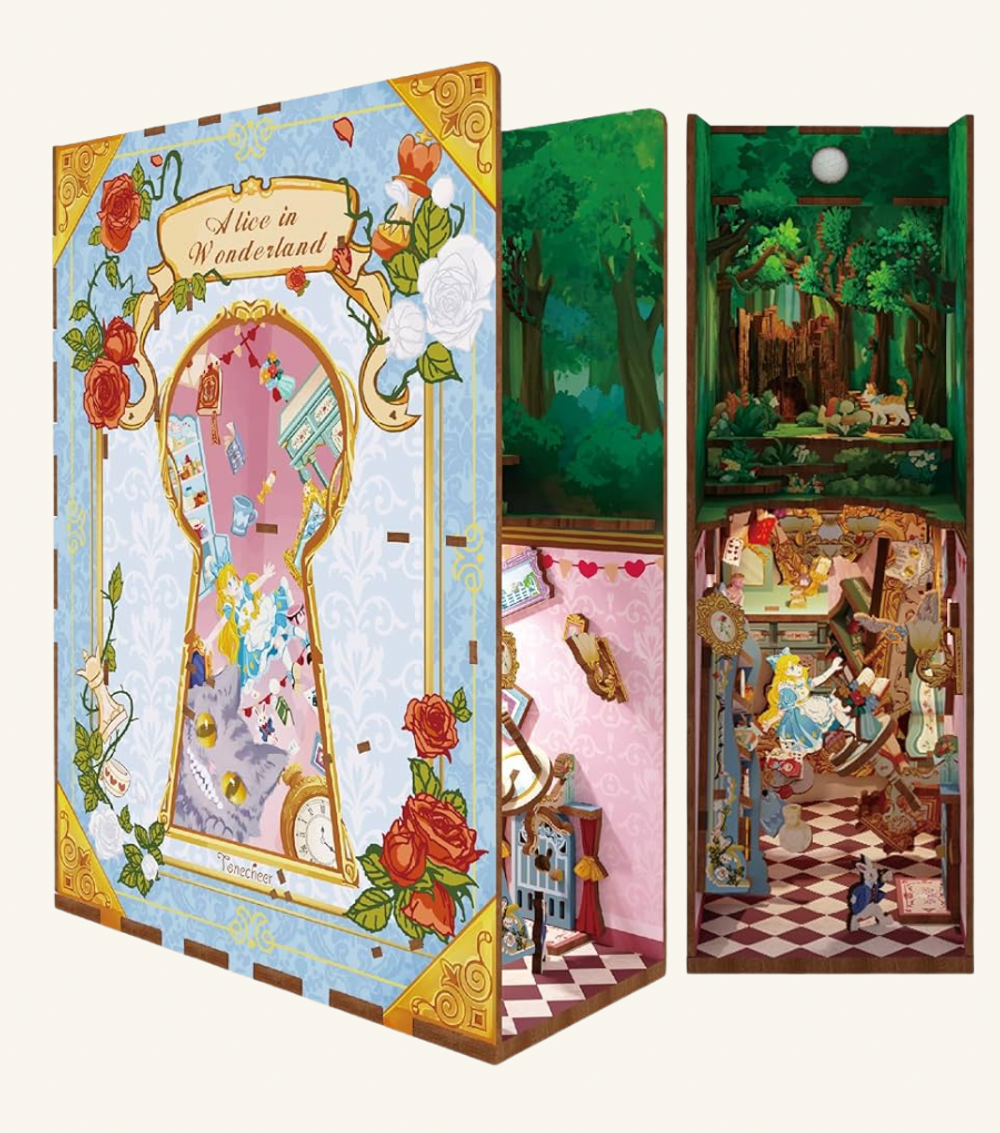 Book Nook - Alice In Wonderland Light Up 3D Puzzle